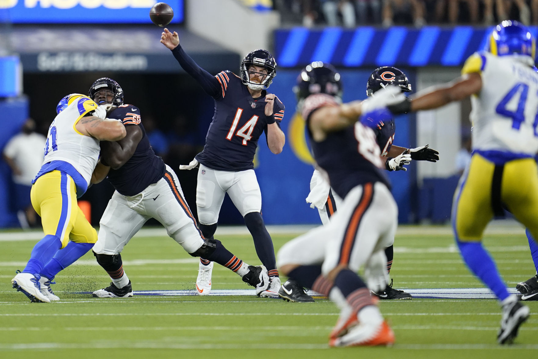 Bears Rams Football